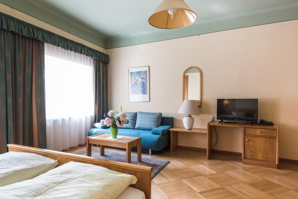 Hotel Post Großkirchheim Εξωτερικό φωτογραφία