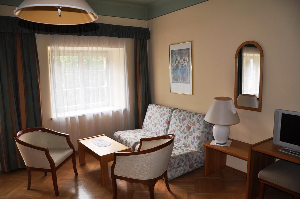 Hotel Post Großkirchheim Εξωτερικό φωτογραφία